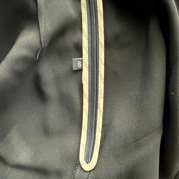 PIAZZA SEMPIONE Navy Blue Stretch Silk
Front Taper Leg Cropped Pants Size 8 - Picture 6 of 8